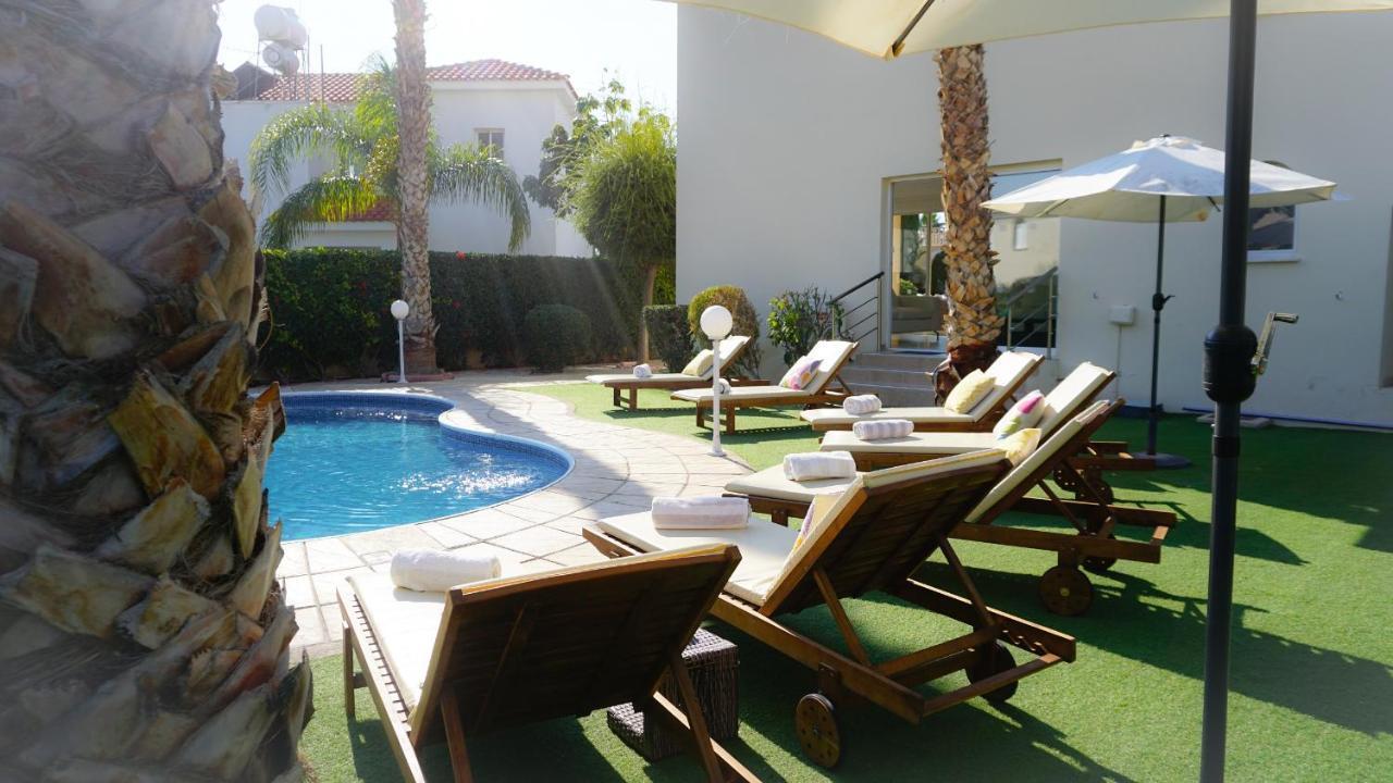 Villa Oasis By Ezoria Villas คอรัลเบย์ ภายนอก รูปภาพ