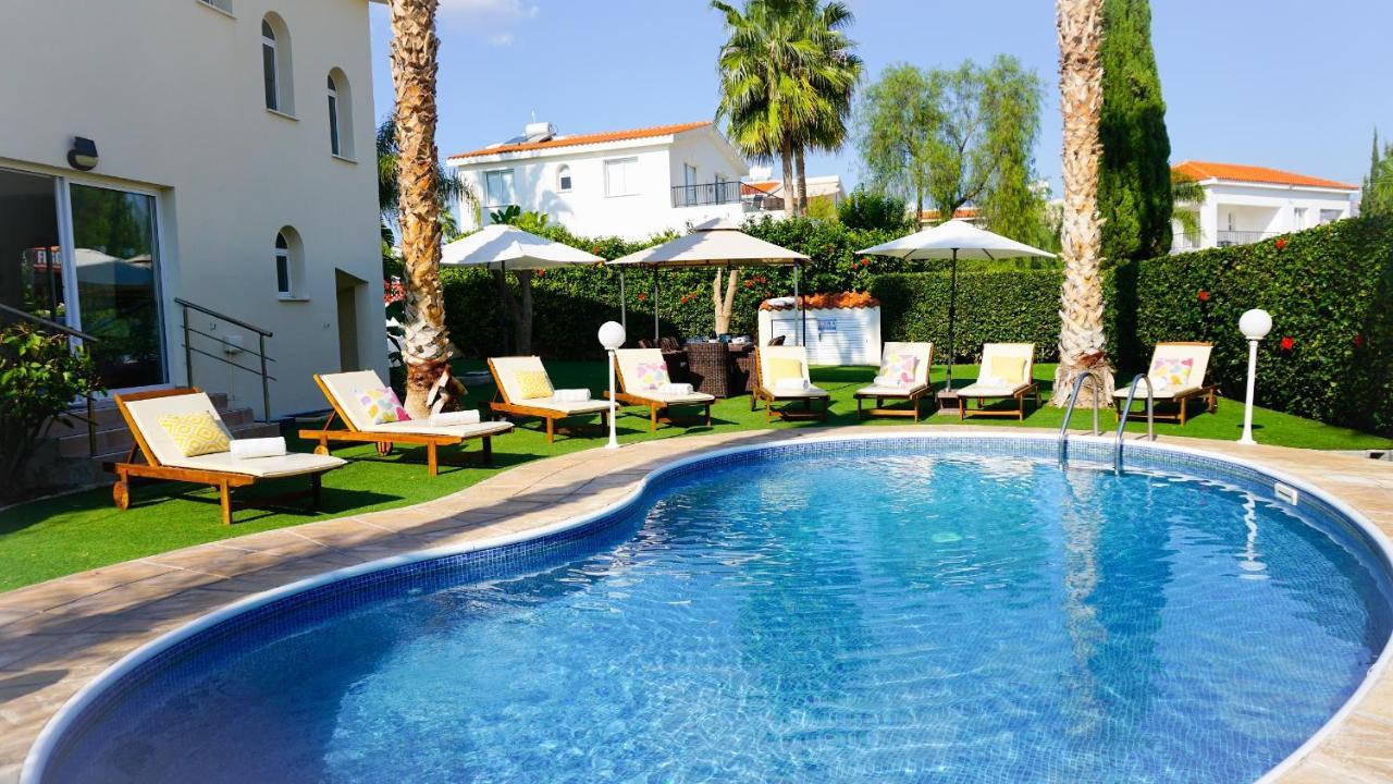 Villa Oasis By Ezoria Villas คอรัลเบย์ ภายนอก รูปภาพ